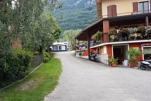 An der schönen Bucht von Campagnola, nur 2,5km nördlich von Malcesine